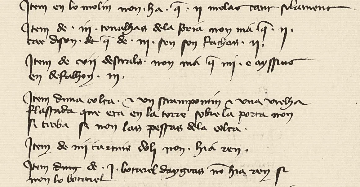 Liste des manques de 1431 : meules du moulin, tenailles de la forge, haches, lit de la tour sur la porte, huile, verjus